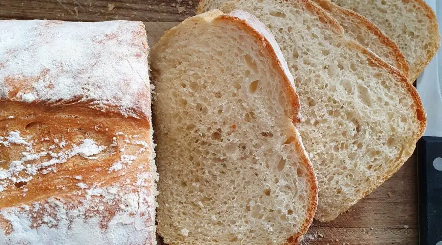 Recipe for white bread image of white loaf