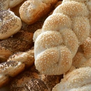 Image of plaited bread